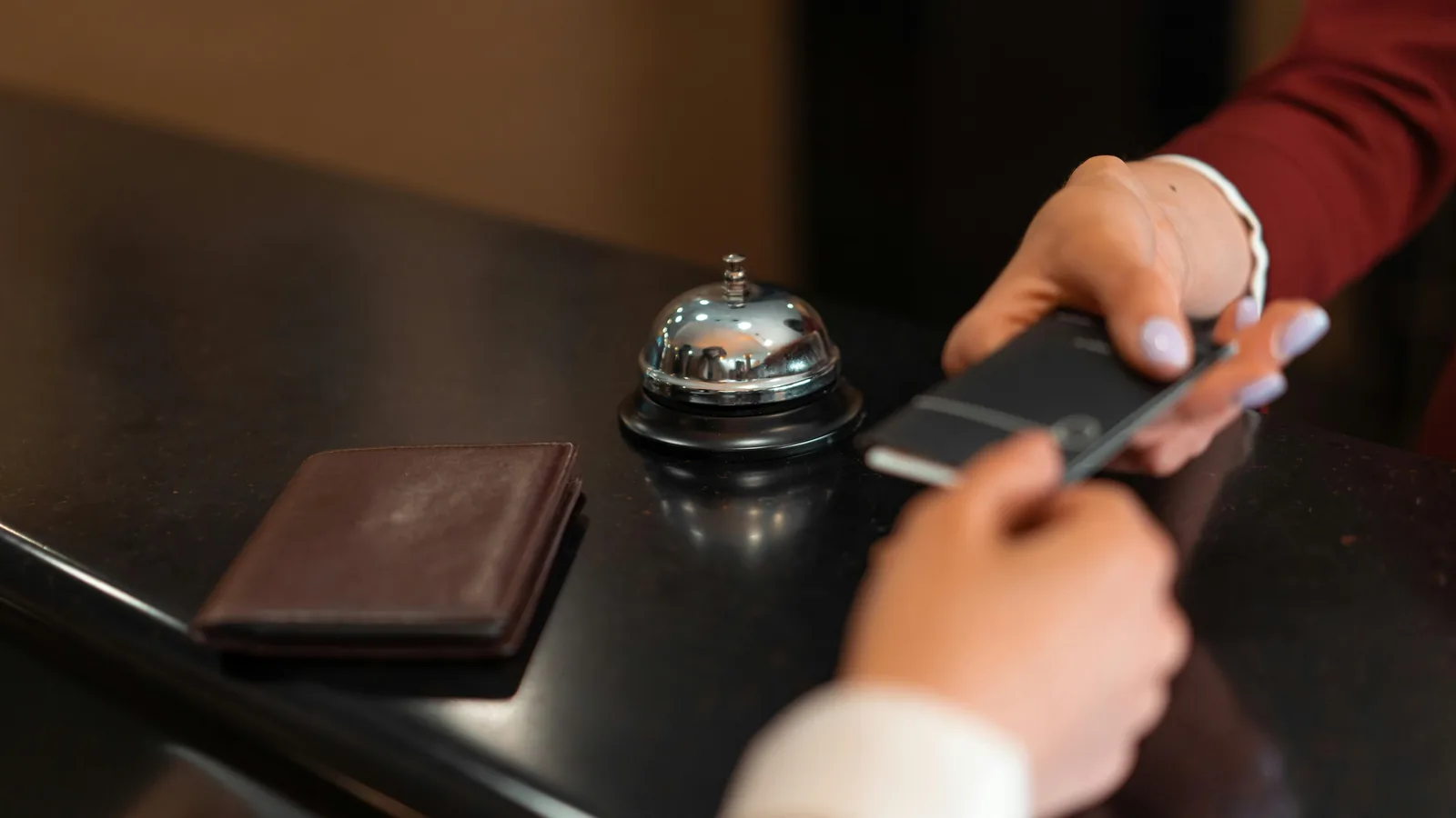 ASSA ABLOY Vingcard Signature hotel lock with MIFARE DESFire EV3 hotel key card compatibility