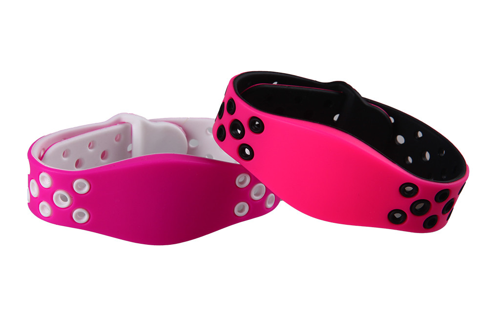 How RFID Wristbands Lift Event Revenue